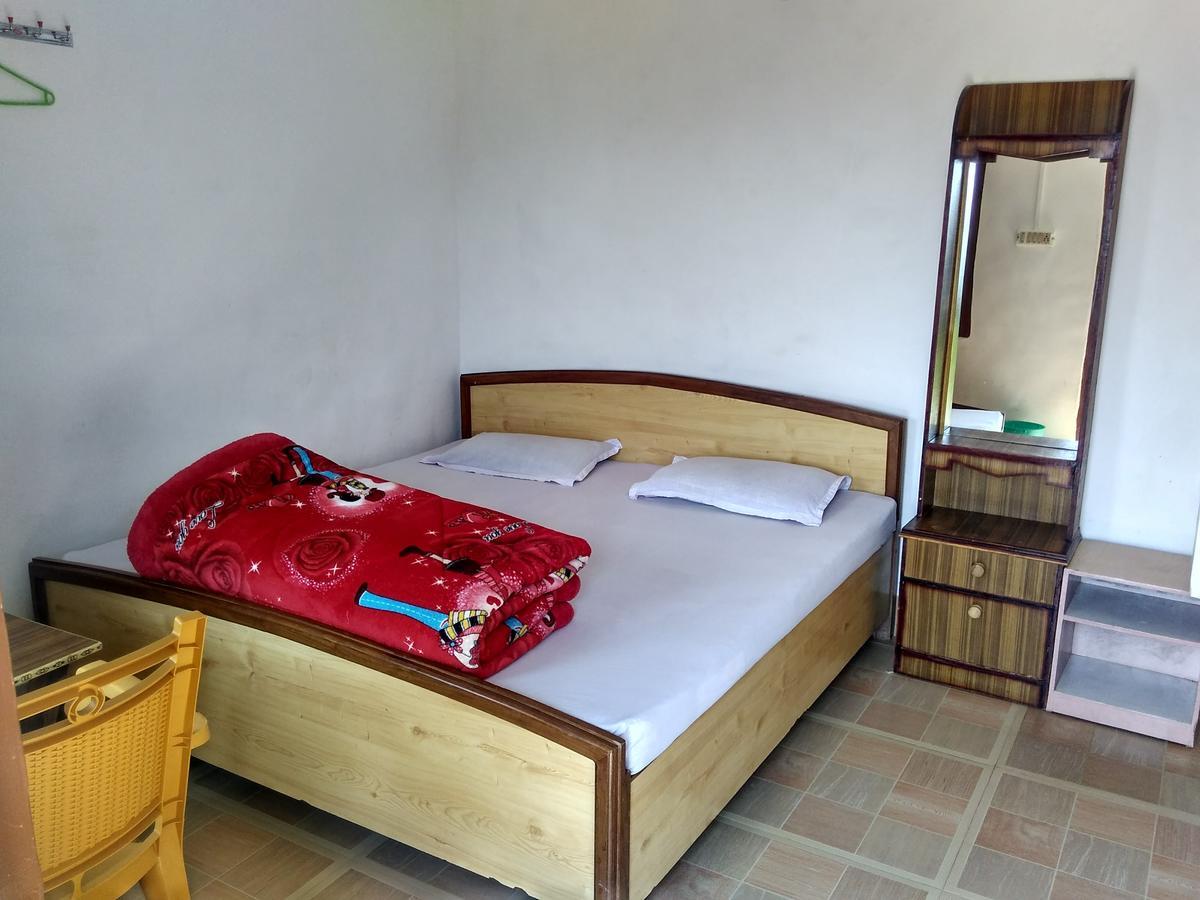 Maa Ananda Mayee Guest House Binszar Kültér fotó
