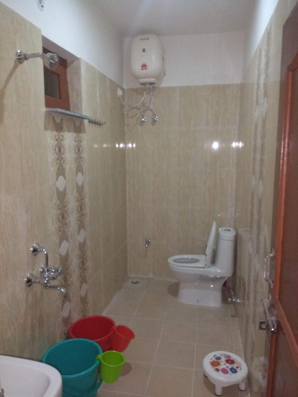 Maa Ananda Mayee Guest House Binszar Kültér fotó