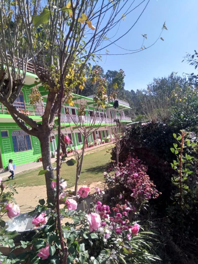 Maa Ananda Mayee Guest House Binszar Kültér fotó